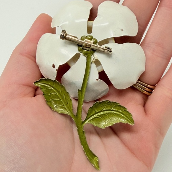Vintage Enamel Flower Brooch White Yellow Green Metal Pin Fashion Jewelry - Picture 5 of 8